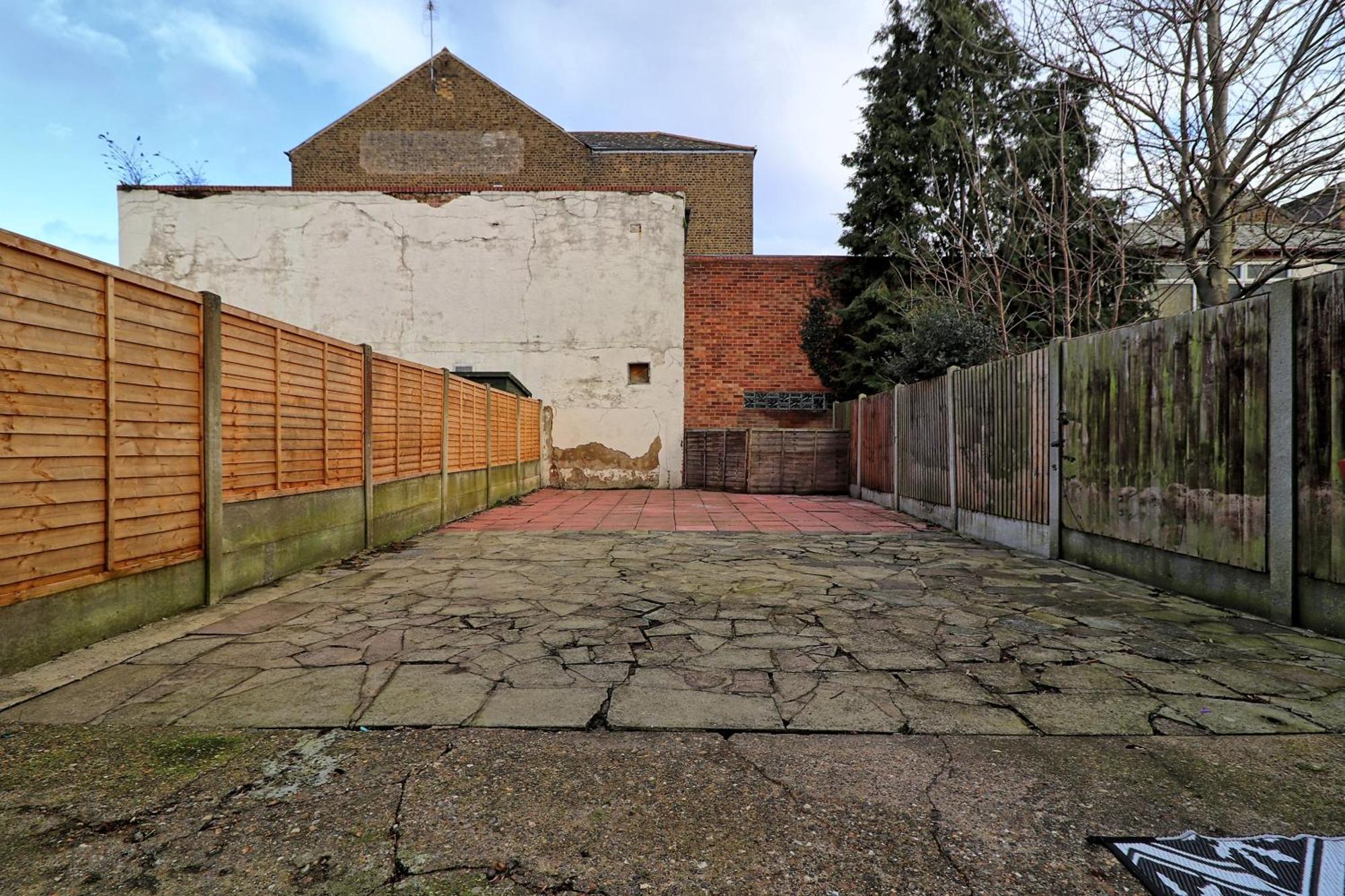 Beautiful Spacious Four Bedroom House With Parking For 2 Cars, 5 Minute Walk To Southend Station 외부 사진